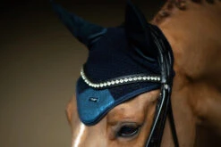 Equestrian Stockholm Ear Bonnet Blue Meadow Glimmer -Equestrian Supply Store 444blue meadow ear net huva fliegenhaube oornetje on1 1