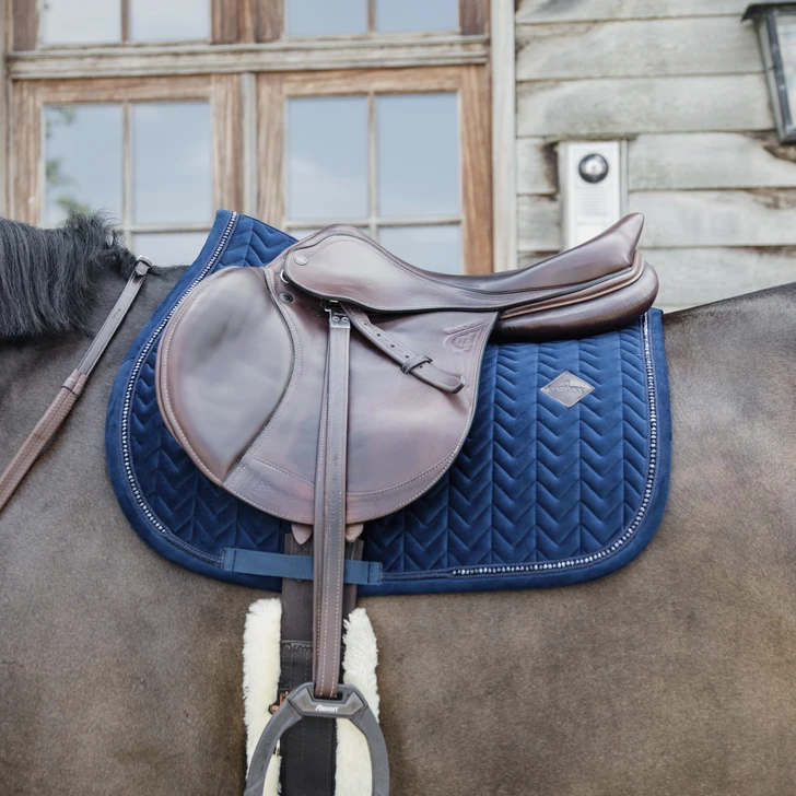 Kentucky Velvet Pearls Jump Saddle Pad Navy 4 Kentucky Velvet Pearls Jump Saddle Pad Navy - Image 2