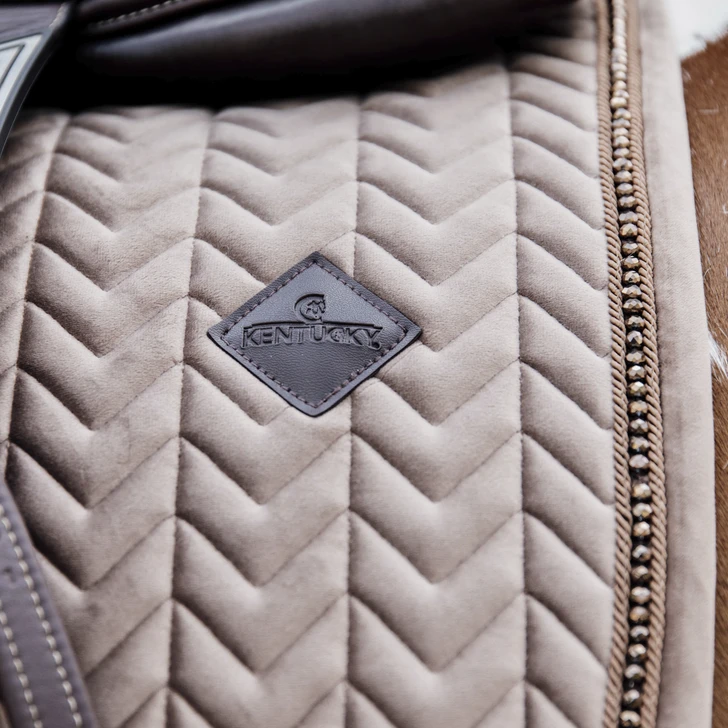 Kentucky Velvet Pearls Jump Saddle Pad Beige 5 Kentucky Velvet Pearls Jump Saddle Pad Beige - Image 3