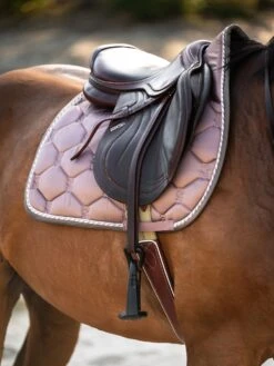 PS Of Sweden Signature Jump Saddle Pad Dusty Mauve -Equestrian Supply Store DSC3875.jpgbewerkte