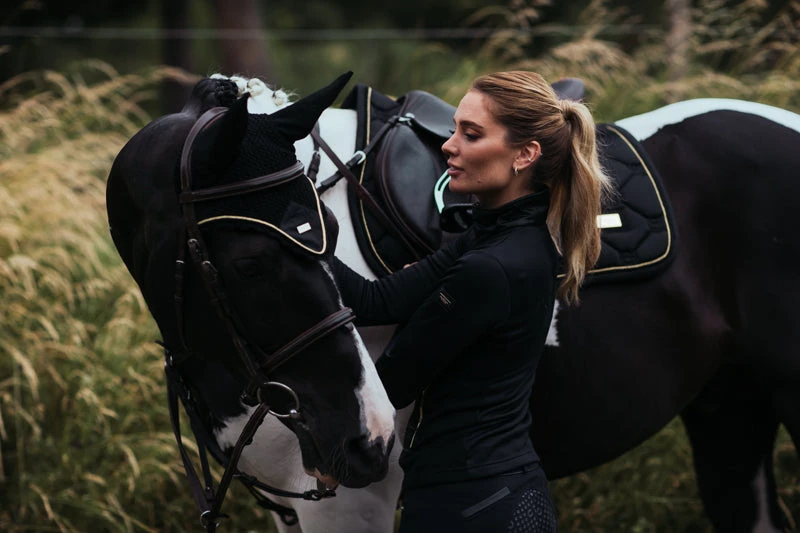 Equestrian Stockholm Jump Saddle Pad Black Gold 6 Equestrian Stockholm Jump Saddle Pad Black Gold - Image 4