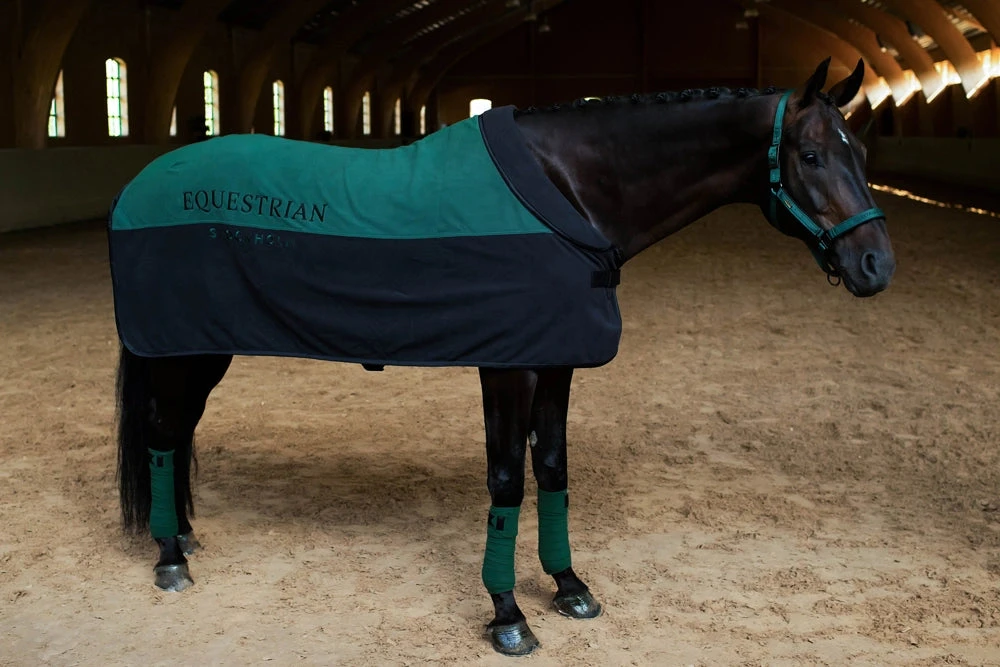 Equestrian Stockholm Fleece Rug Sycamore Green 5 Equestrian Stockholm Fleece Rug Sycamore Green - Image 3