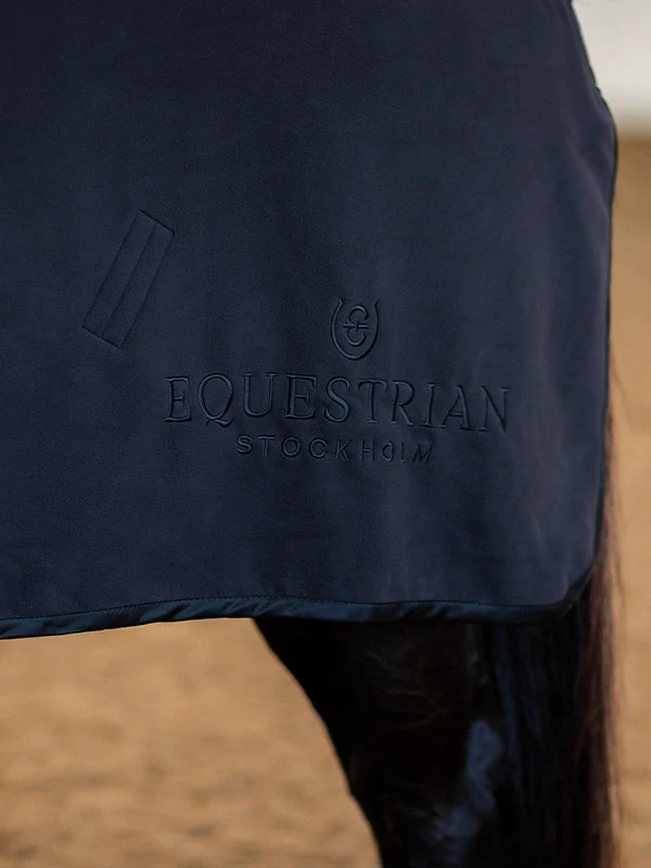 Equestrian Stockholm Fleece Rug Black Edition 5 Equestrian Stockholm Fleece Rug Black Edition - Image 3