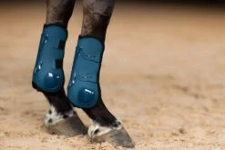 Equestrian Stockholm Anatomic Tendon Boots Blue Meadow -Equestrian Supply Store blue meadow tendon boots framskydd peesbeschermers frontschutz on3