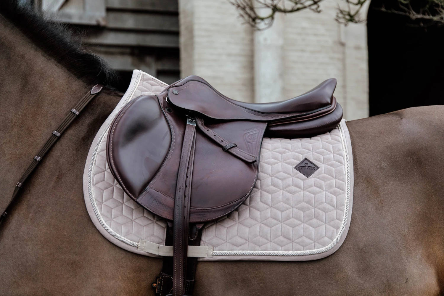 Kentucky Velvet Jump Saddle Pad Beige 4 Kentucky Velvet Jump Saddle Pad Beige - Image 2