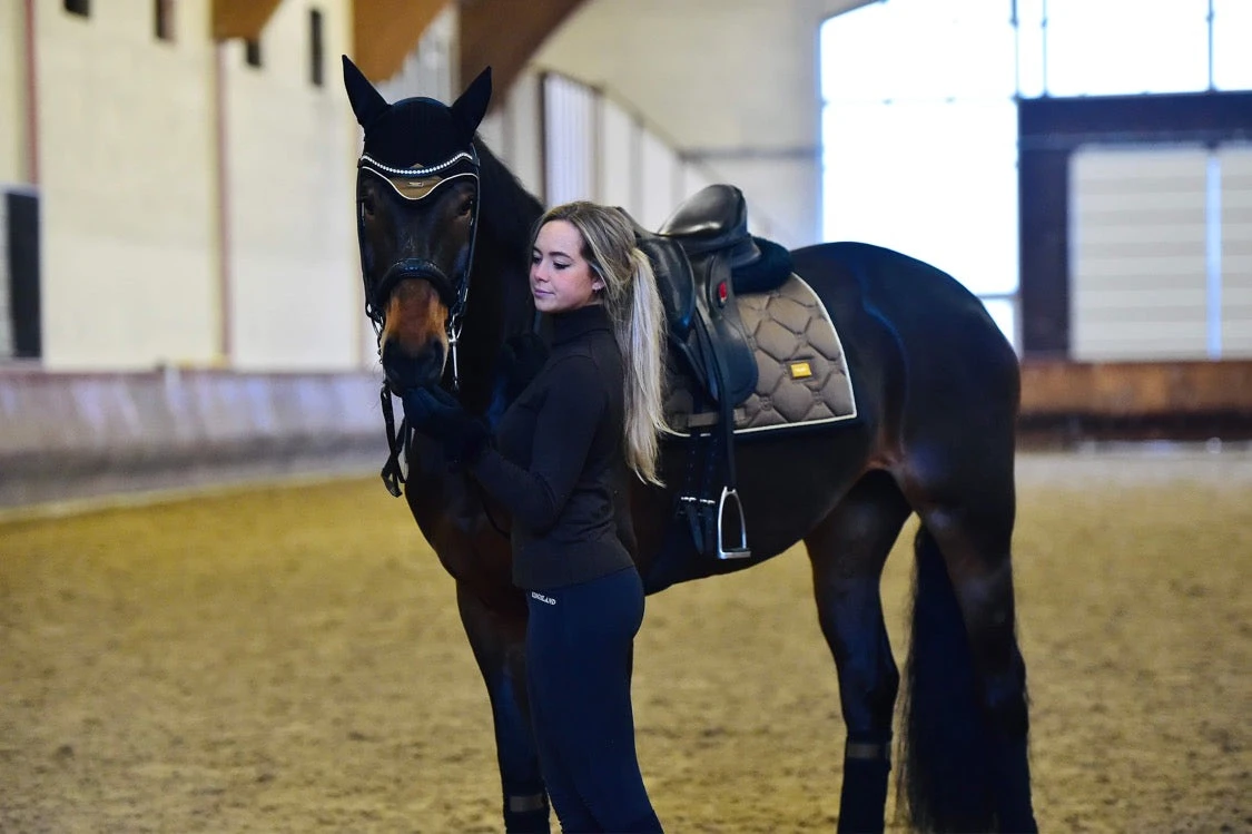 Equestrian Stockholm Dressage Saddle Pad Golden Brass 6 Equestrian Stockholm Dressage Saddle Pad Golden Brass - Image 4
