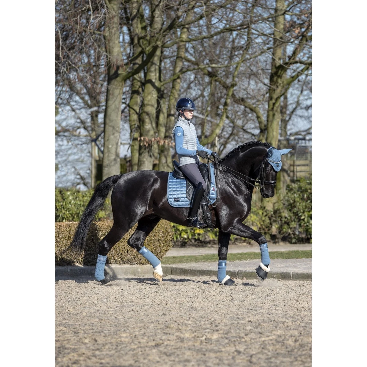 LeMieux Loire Bandages Ice Blue 5 LeMieux Loire Bandages Ice Blue - Image 3