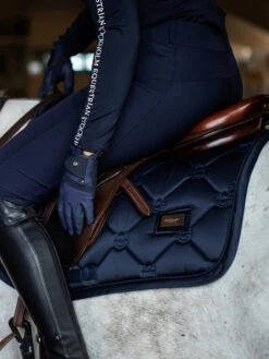 Equestrian Stockholm Jump Saddle Pad Modern Tech Navy 8 Equestrian Stockholm Jump Saddle Pad Modern Tech Navy -Equestrian Supply Store modern tech navy jumping saddle pad hoppschabrak springschabrack spring zadeldekje on1