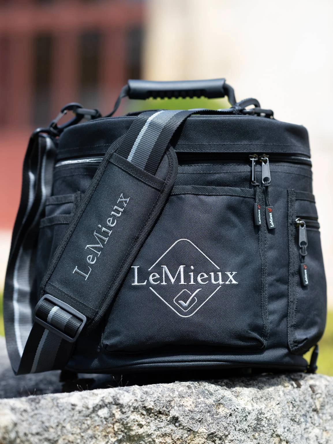 LeMieux Elite Circular Grooming Bag Black 5 LeMieux Elite Circular Grooming Bag Black - Image 3